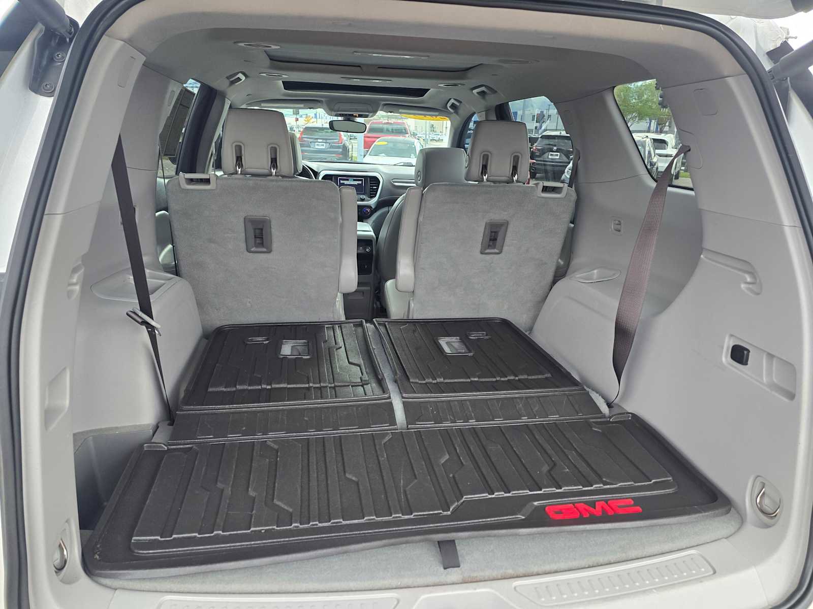 Used 2019 GMC Acadia SLT image 17