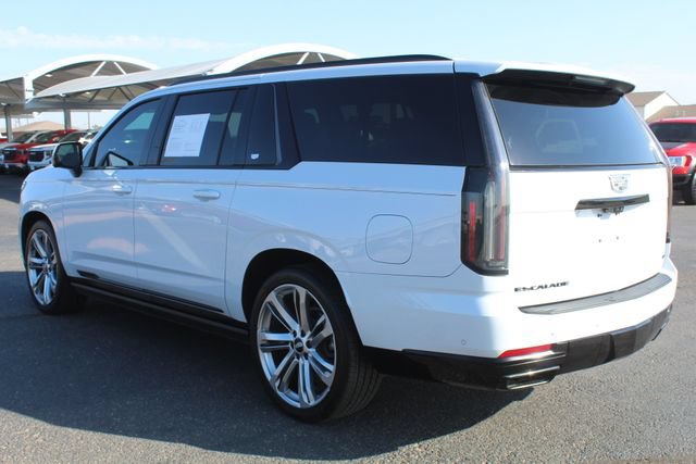 Used 2026 Cadillac Escalade ESV Platinum Sport w/ LPO, ONYX Package AWD/4WD image 8