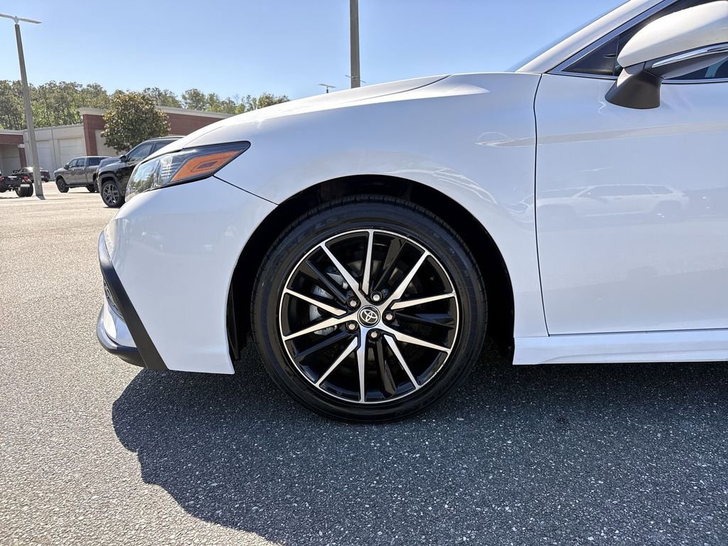 Used 2023 Toyota Camry SE FWD image 8