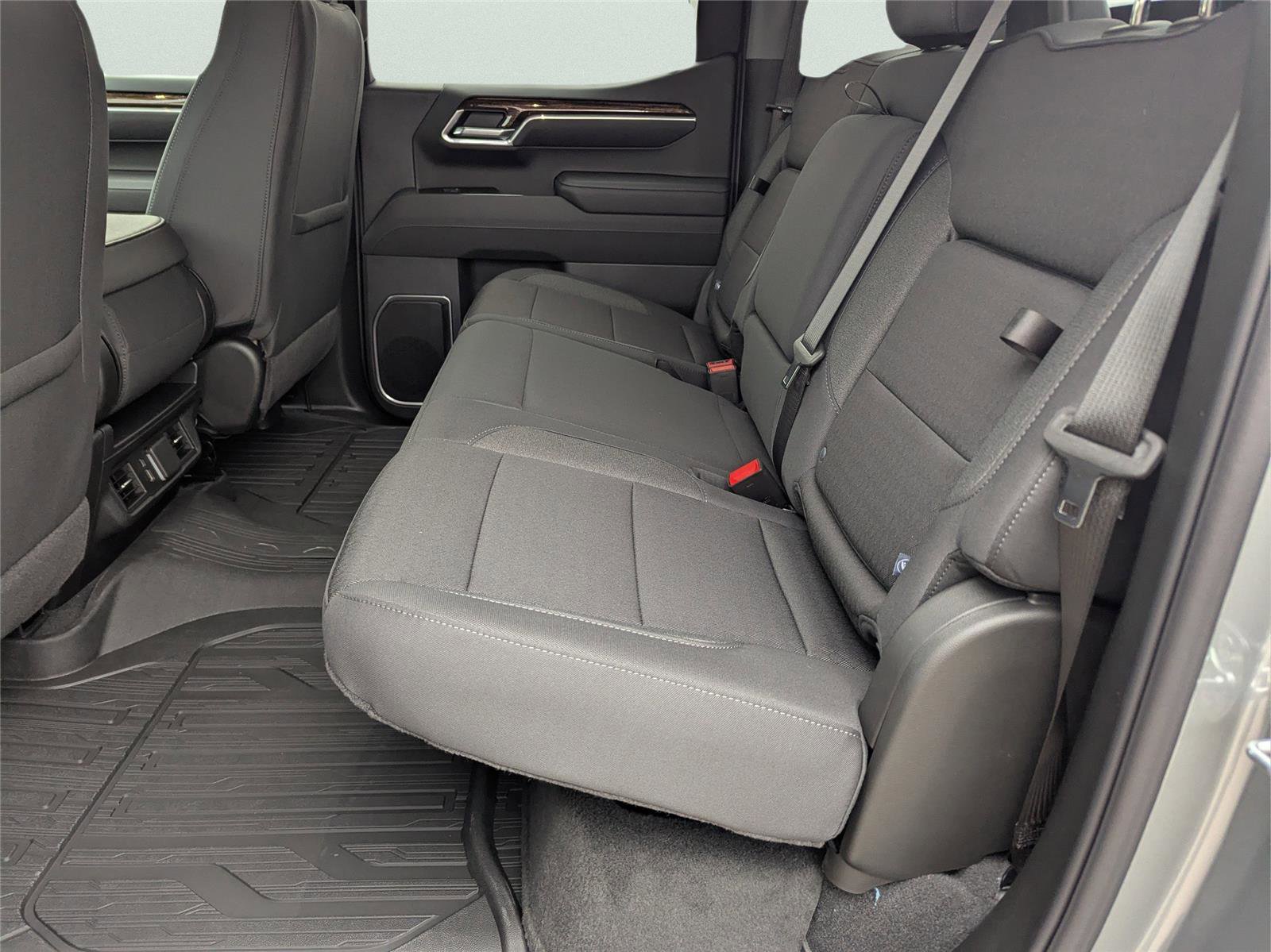 New 2026 GMC Sierra 1500 Elevation w/ LPO, Elevation Black Package image 15