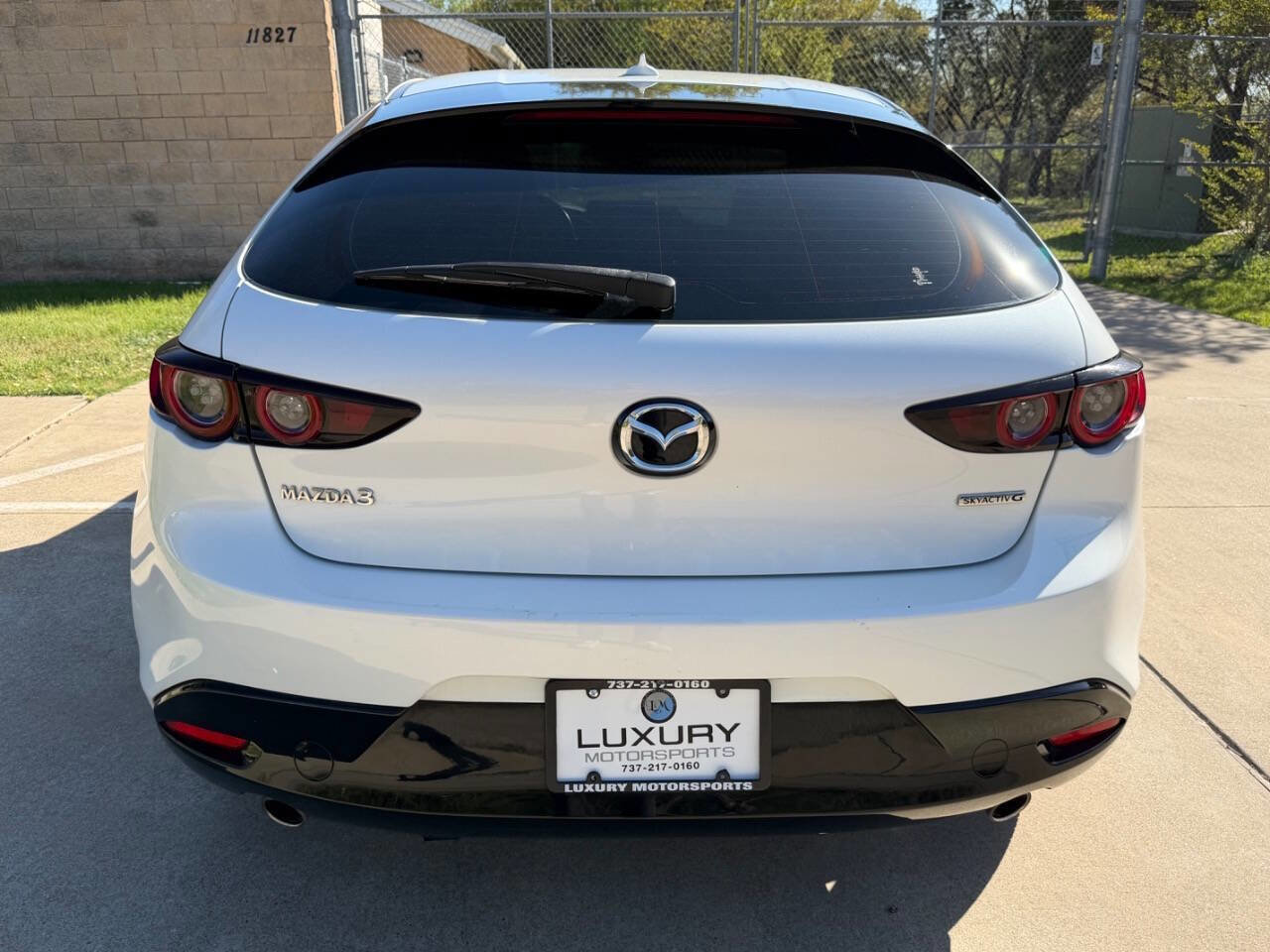 Used 2019 MAZDA MAZDA3 Hatchback w/ Preferred Package image 9