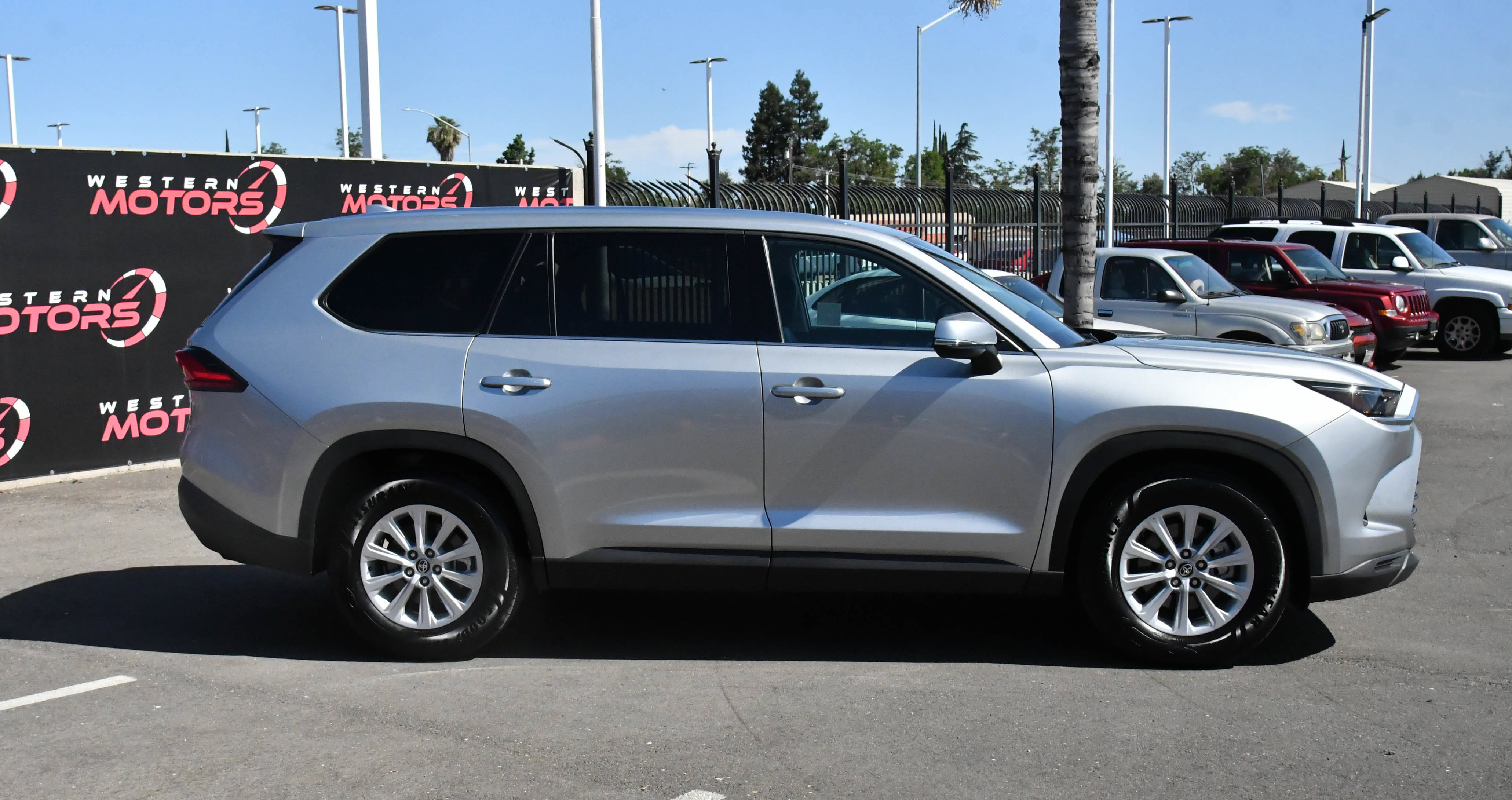 Used 2024 Toyota Grand Highlander FWD image 9