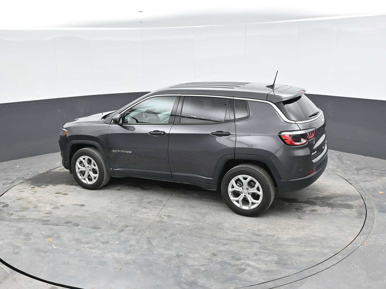 Used 2024 Jeep Compass Sport AWD/4WD image 25