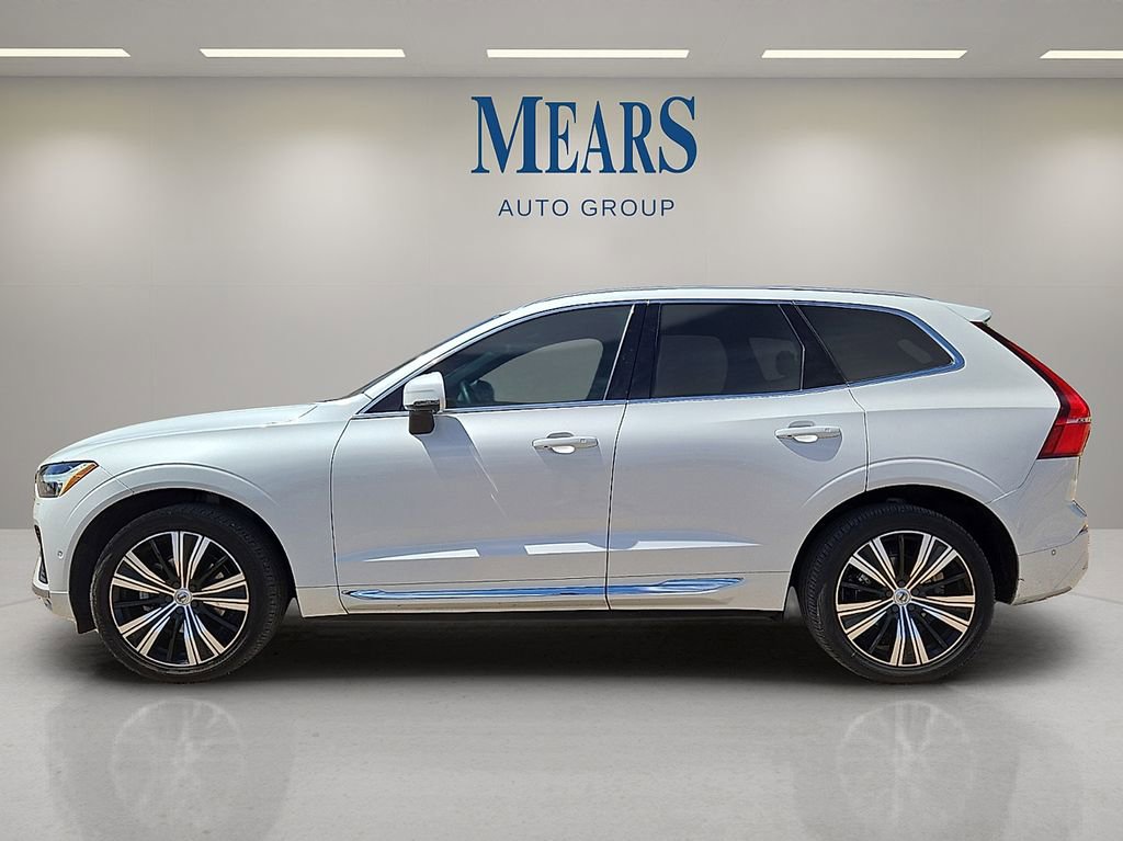 Used 2023 Volvo XC60 B5 Plus AWD/4WD image 3