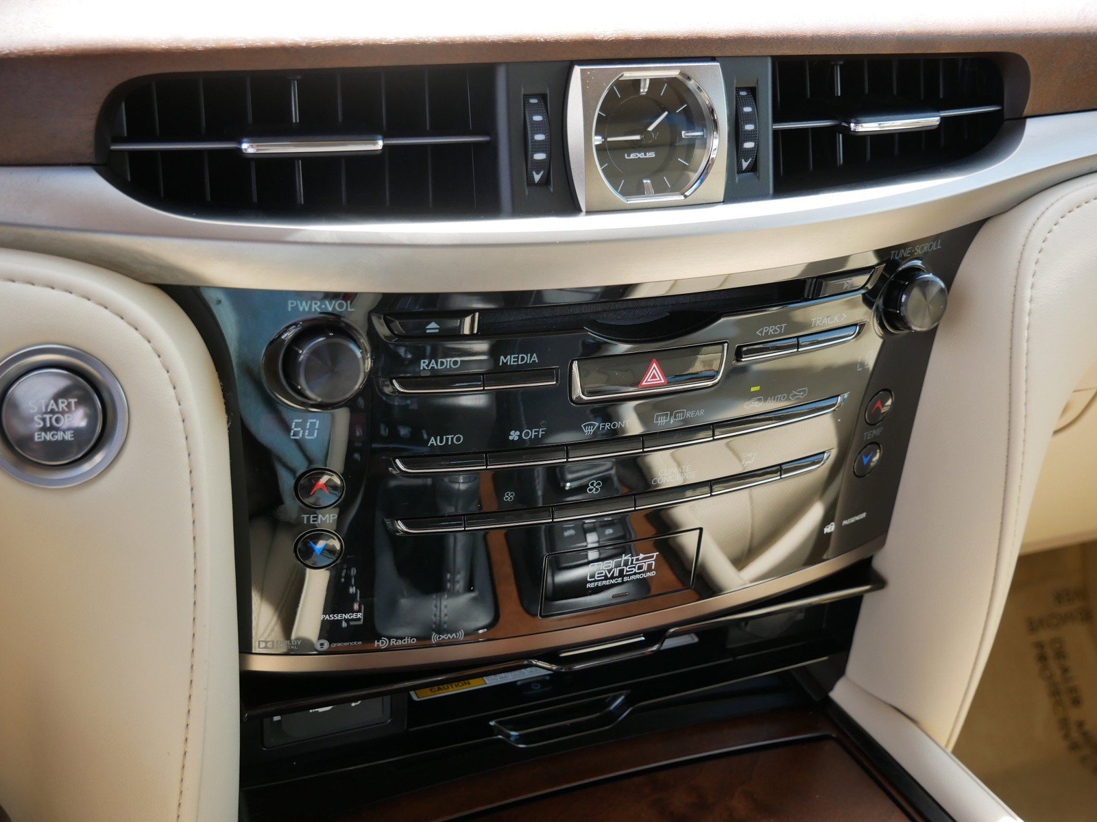 Used 2021 Lexus LX 570 4WD w/ Luxury Package image 21