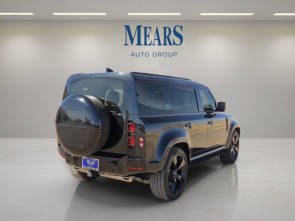 Used 2024 Land Rover Defender 110 X-Dynamic SE image 5
