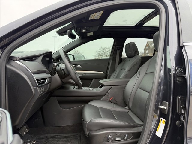 Used 2022 Cadillac XT4 Premium Luxury image 19