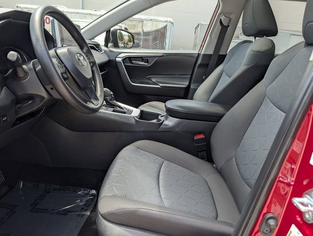 Used 2025 Toyota RAV4 XLE w/ Convenience Package FWD image 25