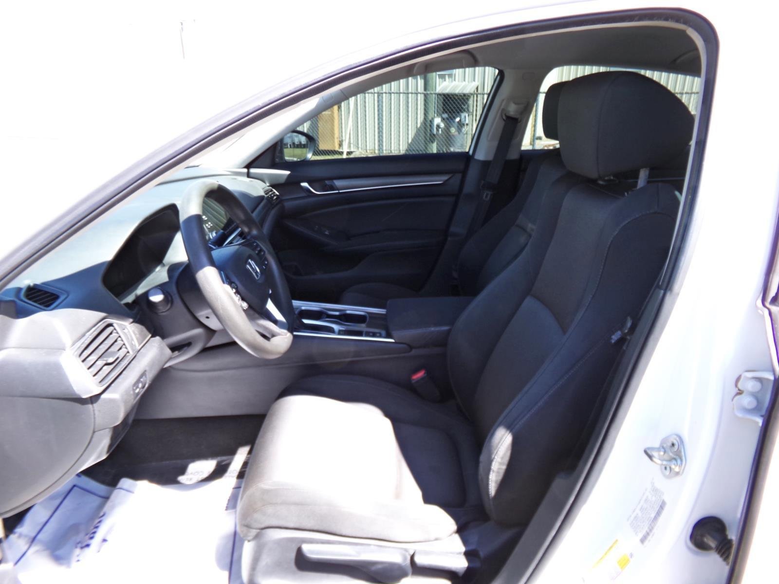 Used 2018 Honda Accord LX image 11