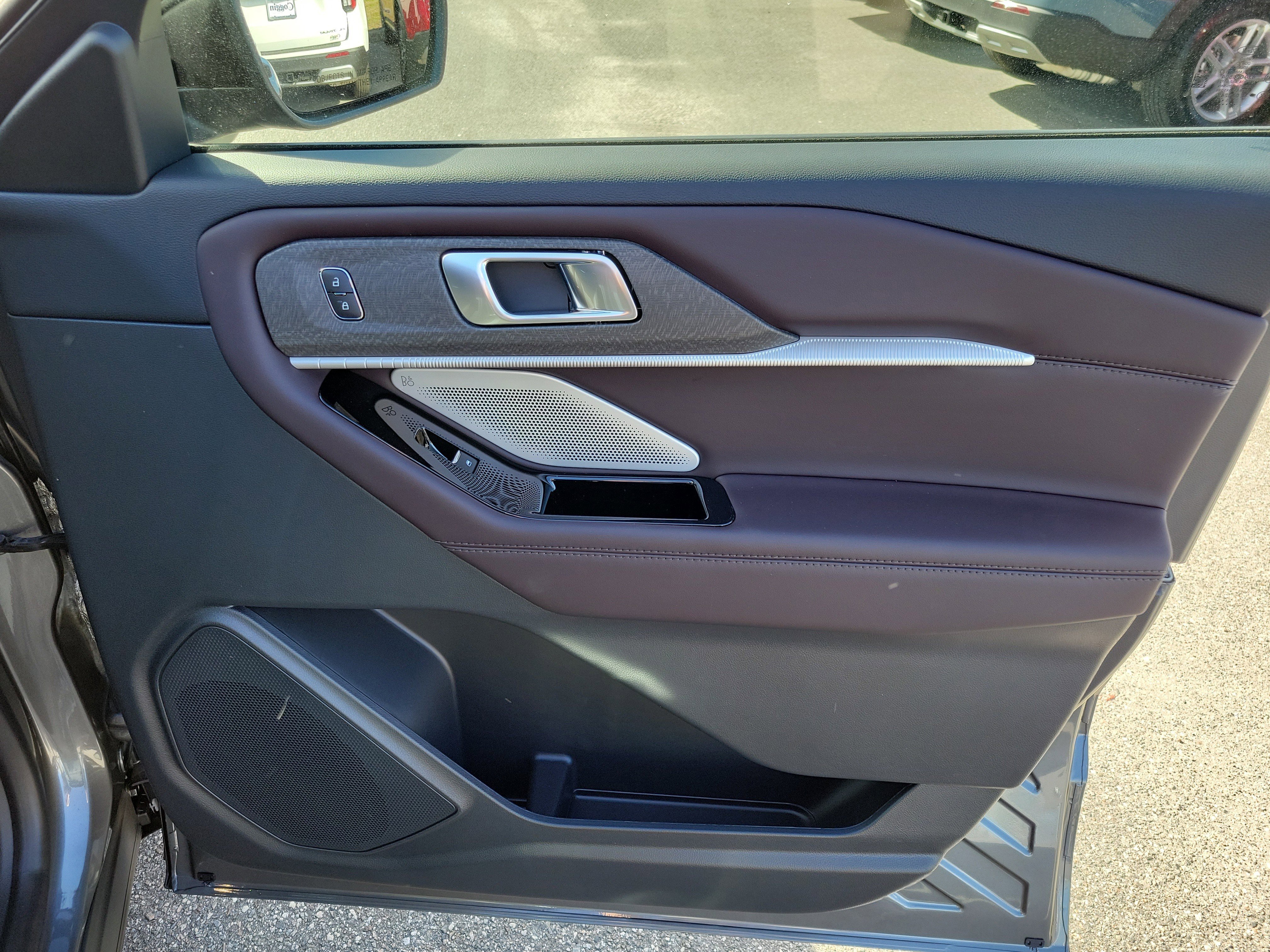 New 2026 Ford Explorer Platinum image 28