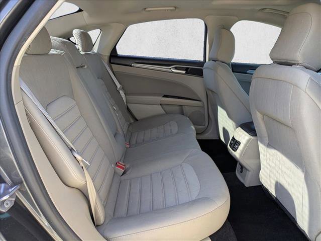 Used 2020 Ford Fusion SE FWD image 20