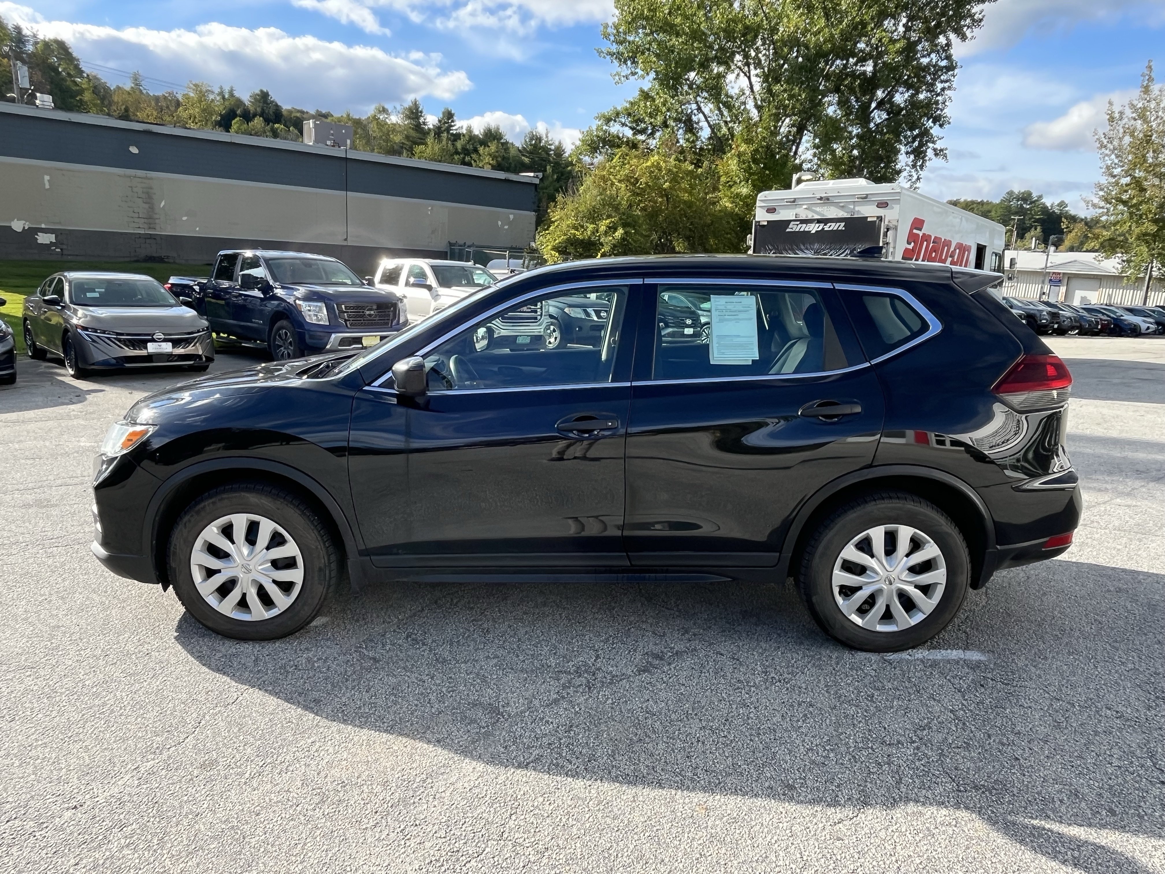 Used 2019 Nissan Rogue S AWD/4WD image 4