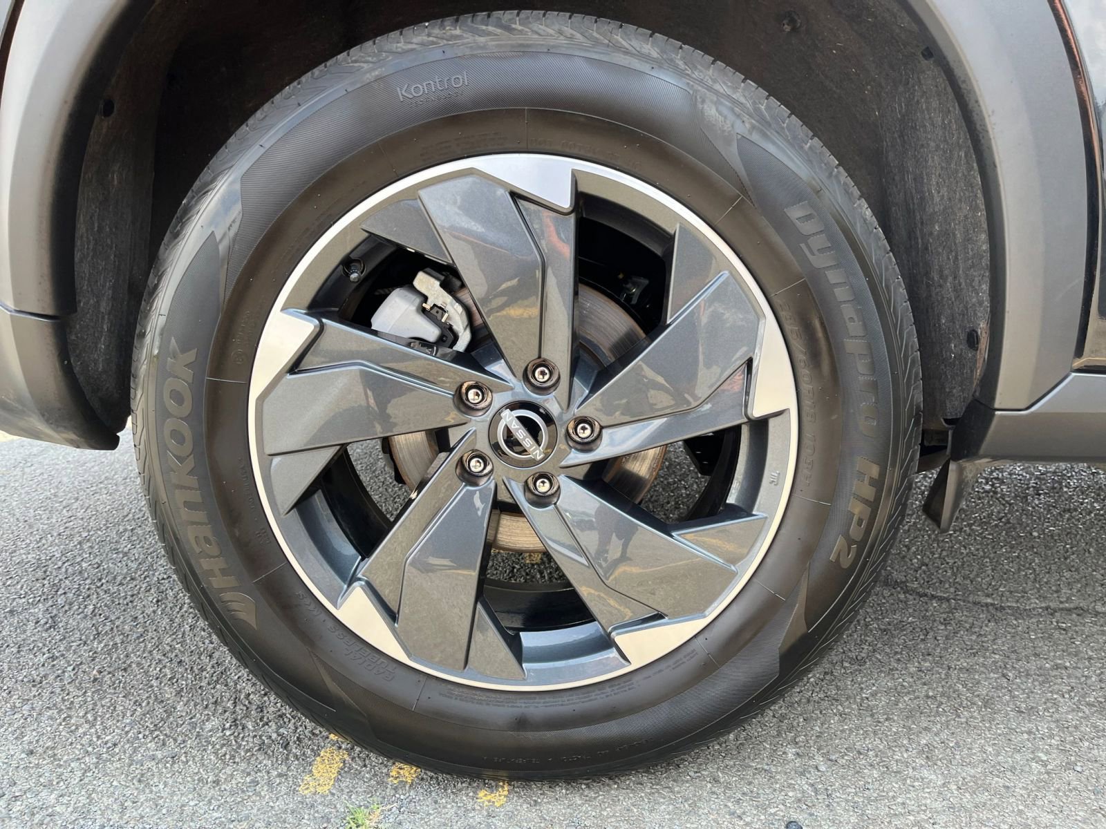 Used 2025 Nissan Rogue SV image 32