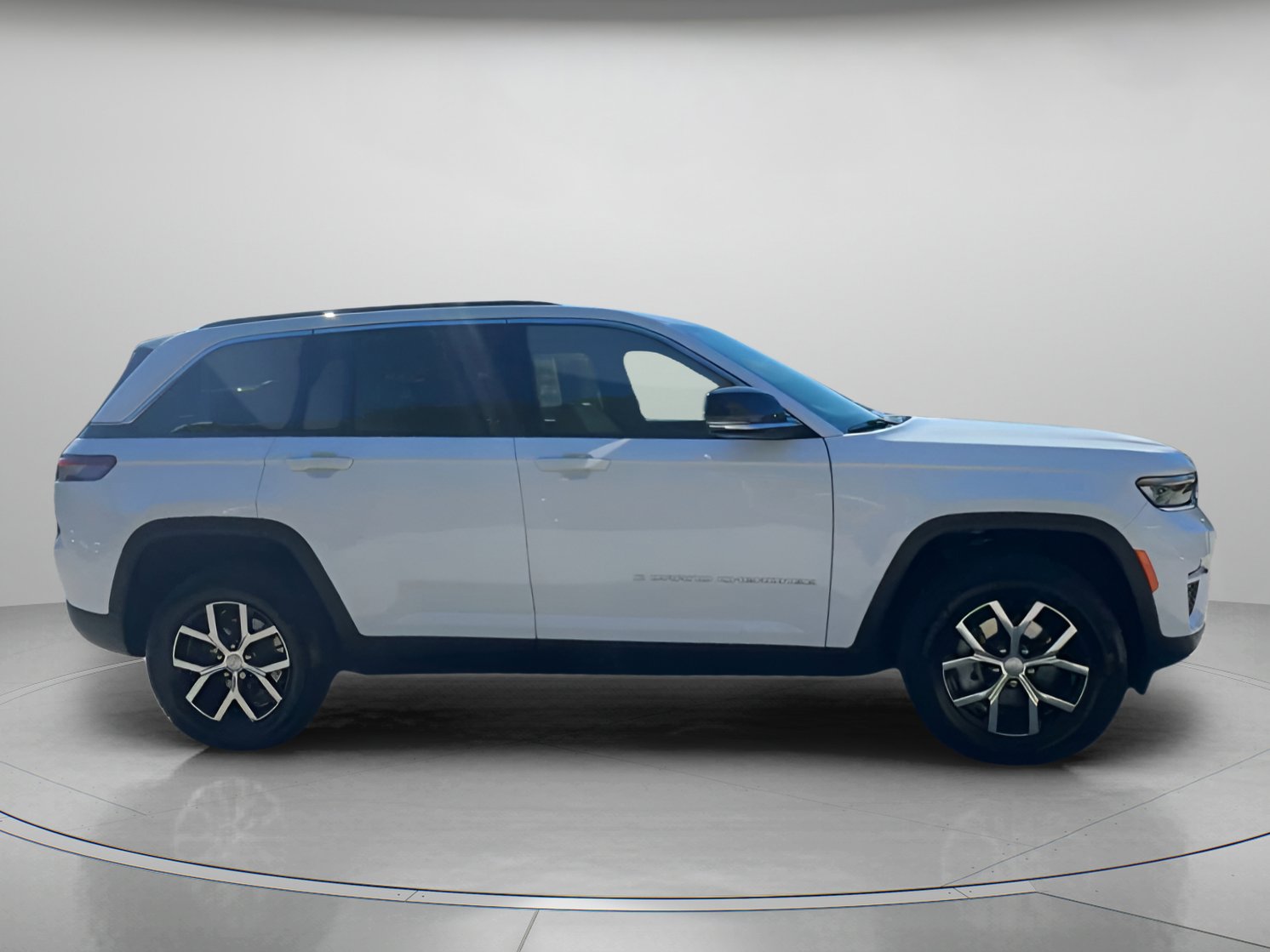 Used 2025 Jeep Grand Cherokee Limited w/ Trailer Tow Package image 33