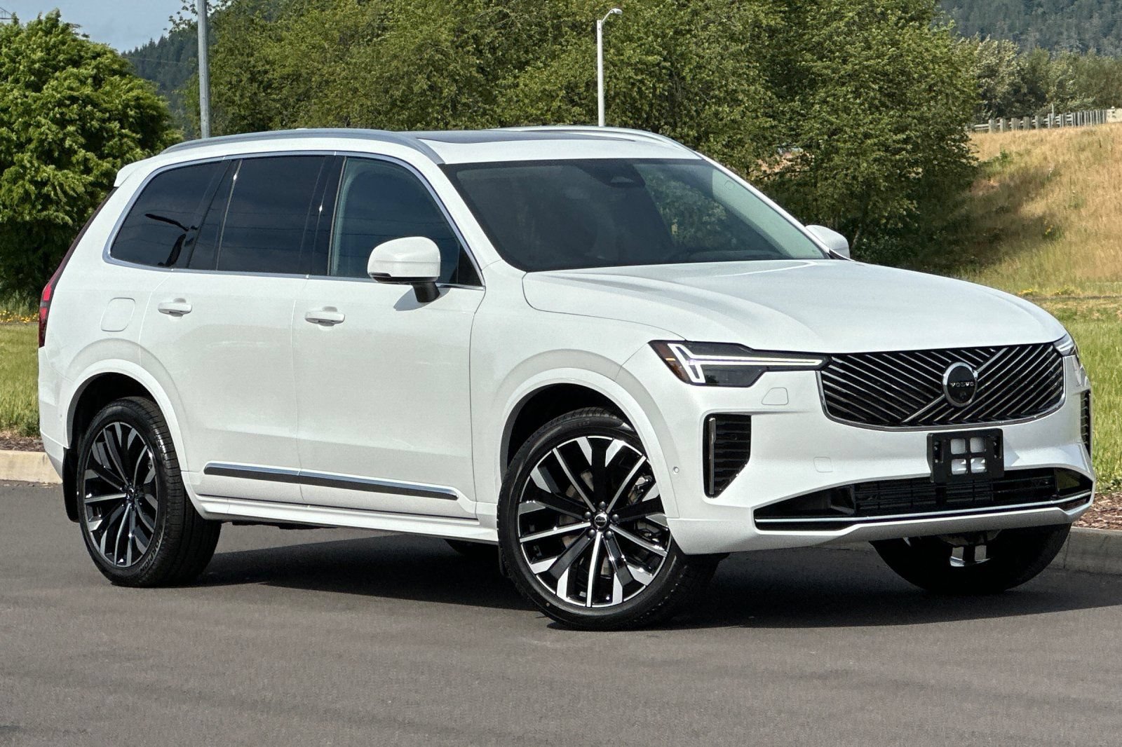 New 2026 Volvo XC90 T8 Ultra w/ Protection Package Premier