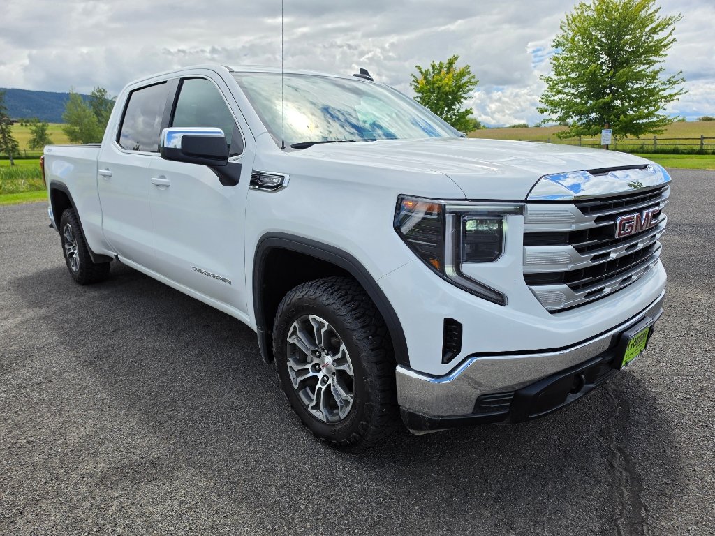 Used 2024 GMC Sierra 1500 SLE w/ X31 Off-Road Package AWD/4WD image 3
