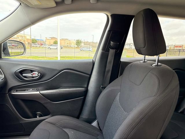 Used 2021 Jeep Cherokee Latitude image 22