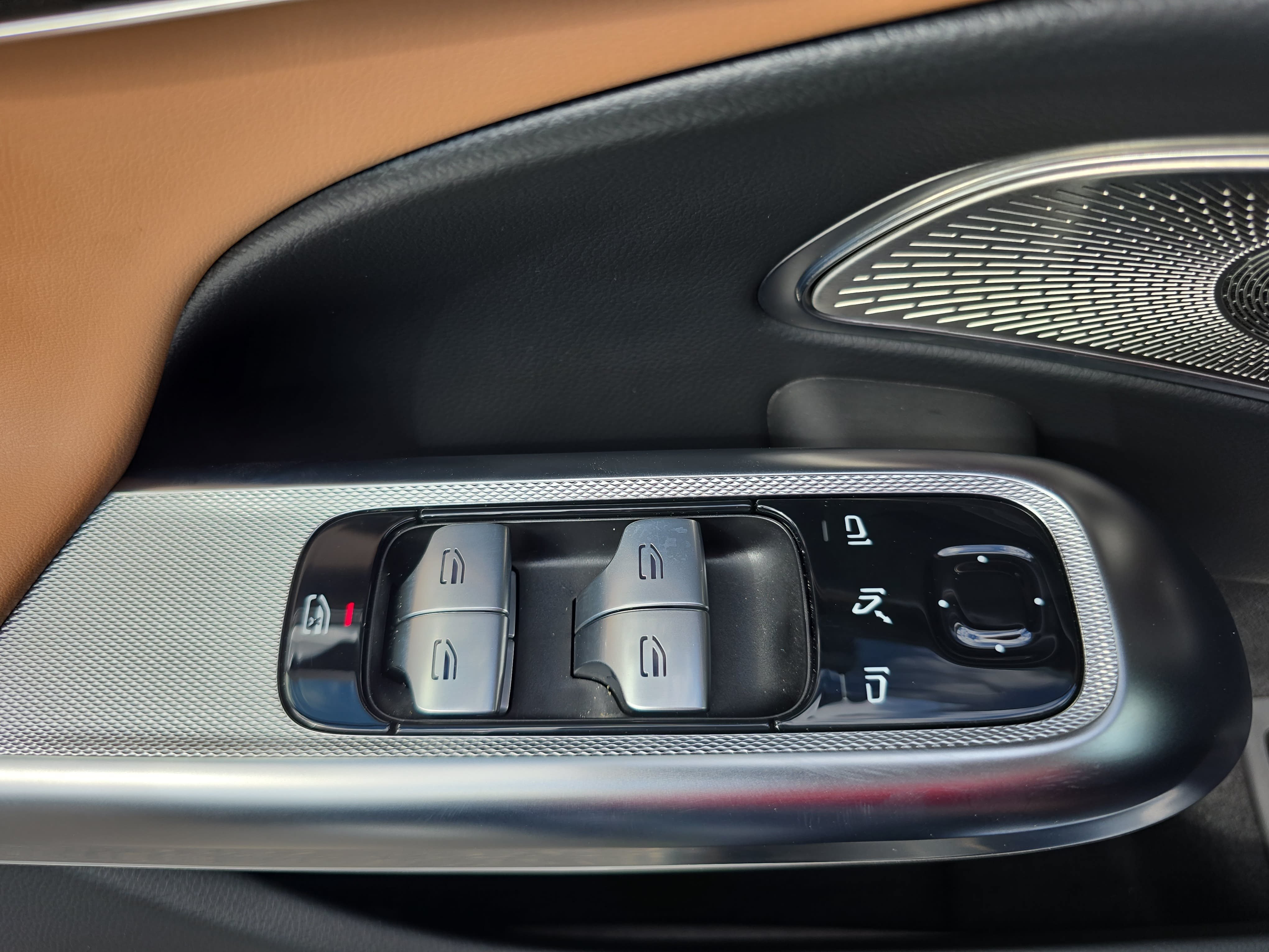 Certified 2025 Mercedes-Benz E 53 AMG e 4MATIC Sedan image 28