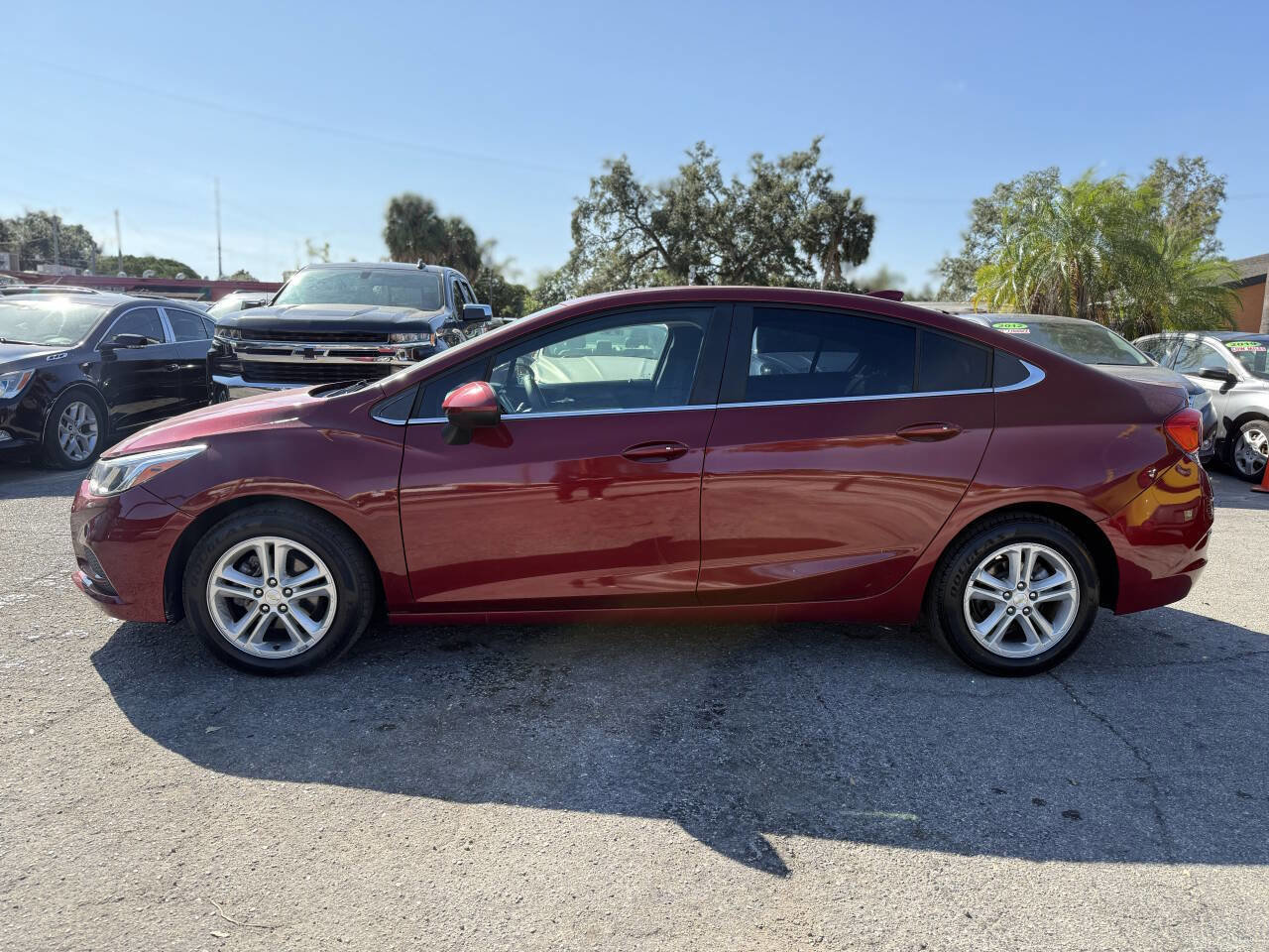 Used 2017 Chevrolet Cruze LT w/ Convenience Package image 4