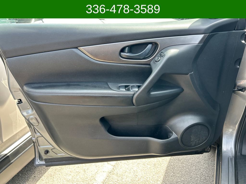 Used 2019 Nissan Rogue Sport S image 10