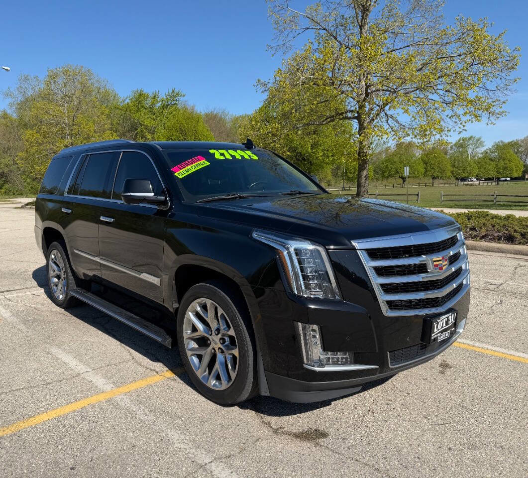 Used 2017 Cadillac Escalade Premium Luxury AWD/4WD image 2