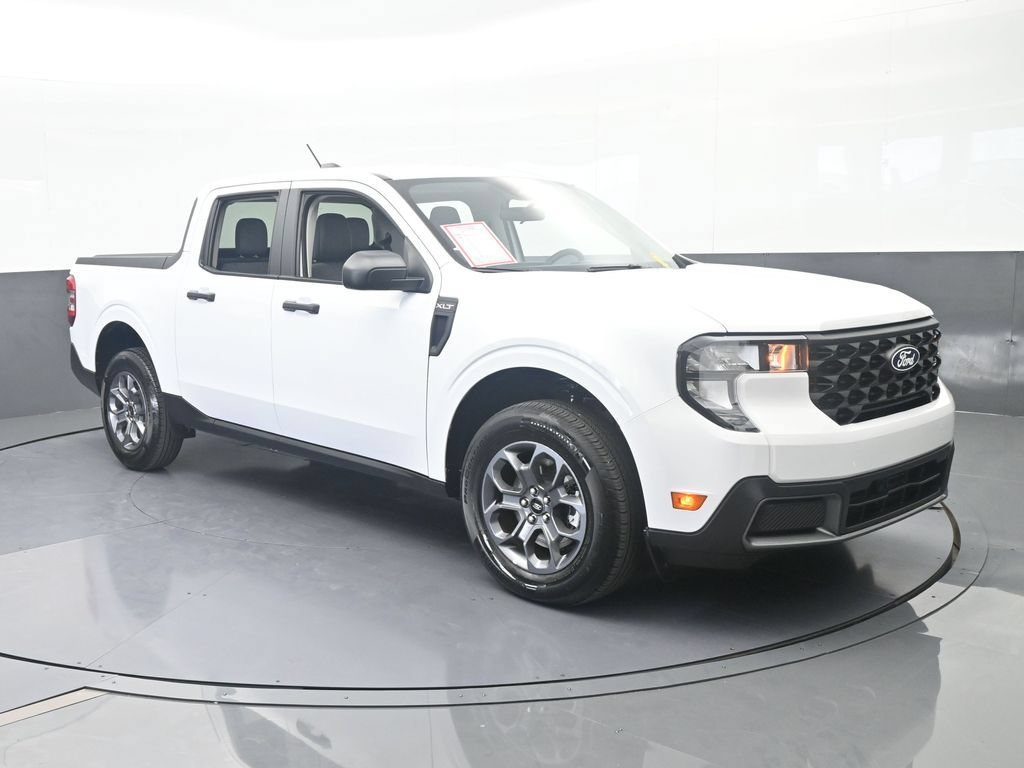 Used 2025 Ford Maverick XLT w/ Equipment Group 302A AWD/4WD image 8