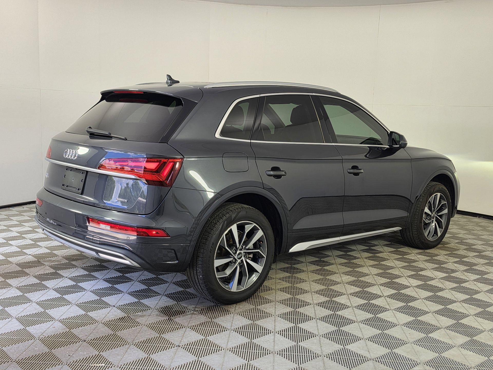 Used 2021 Audi Q5 2.0T Premium w/ Convenience Package AWD/4WD image 43