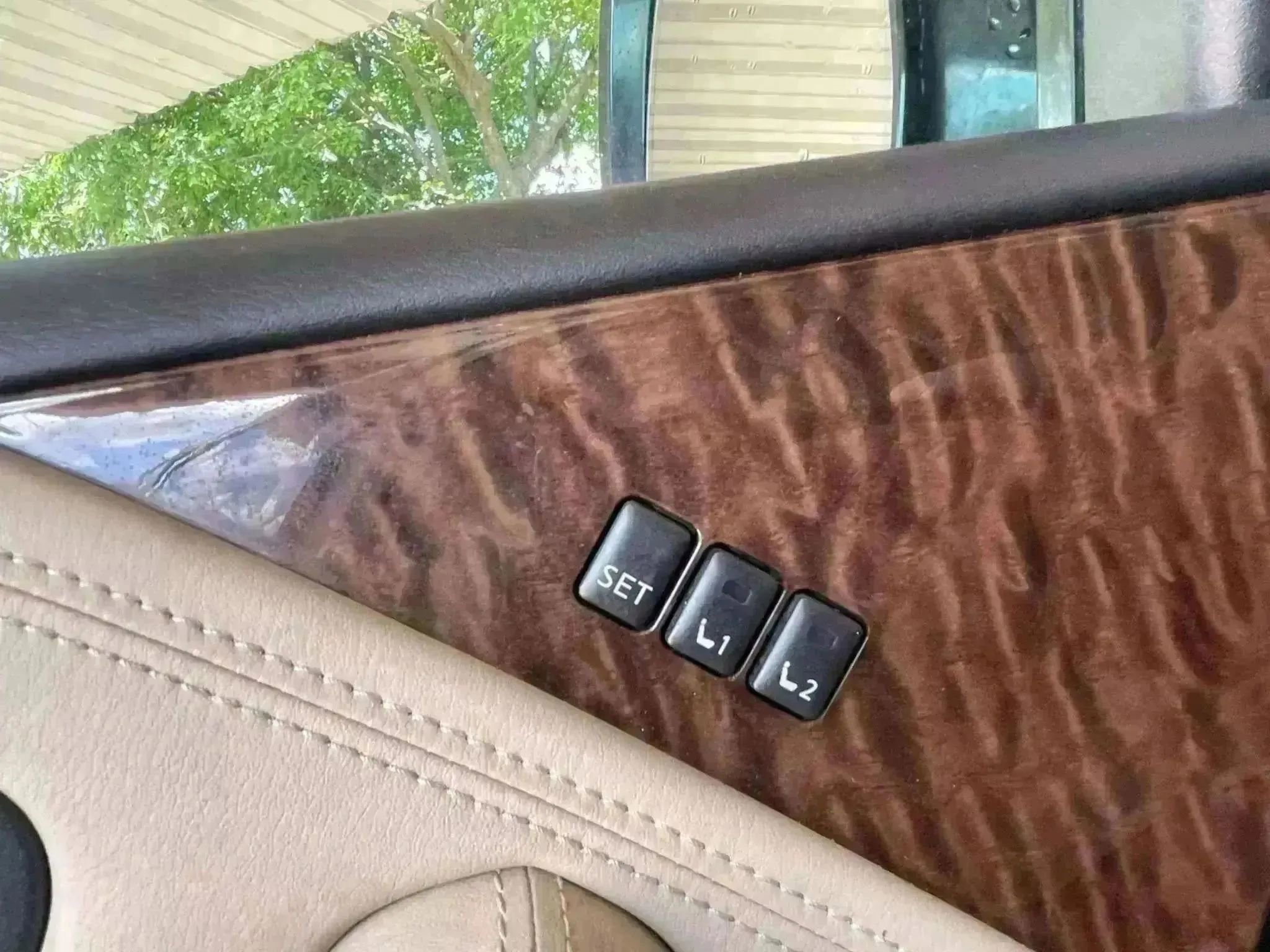 Used 2017 Nissan Armada SL image 24