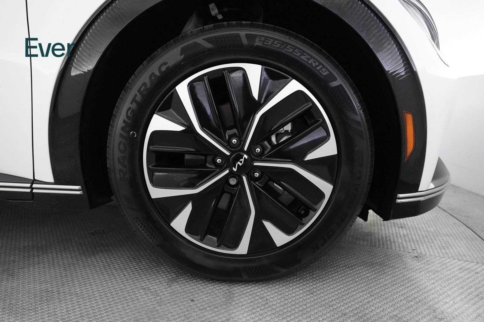Used 2024 Kia EV6 Wind RWD image 20