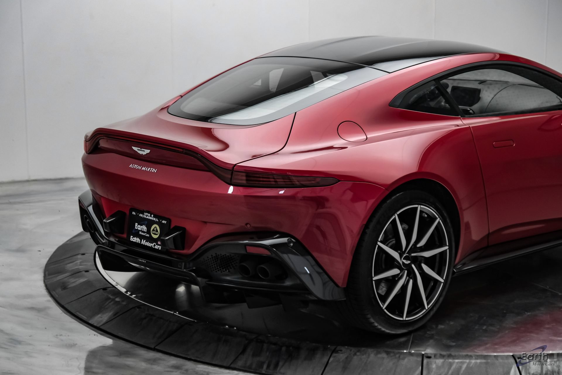Used 2019 Aston Martin V8 Vantage Coupe RWD image 22