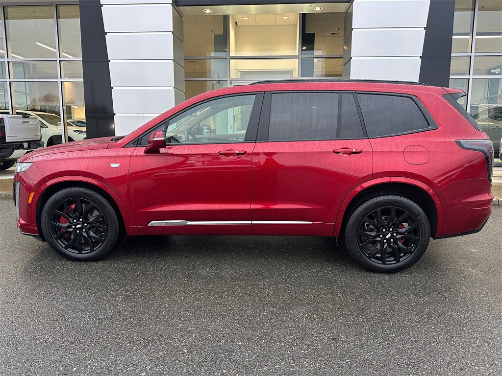 Used 2023 Cadillac XT6 Sport w/ Platinum Package image 2