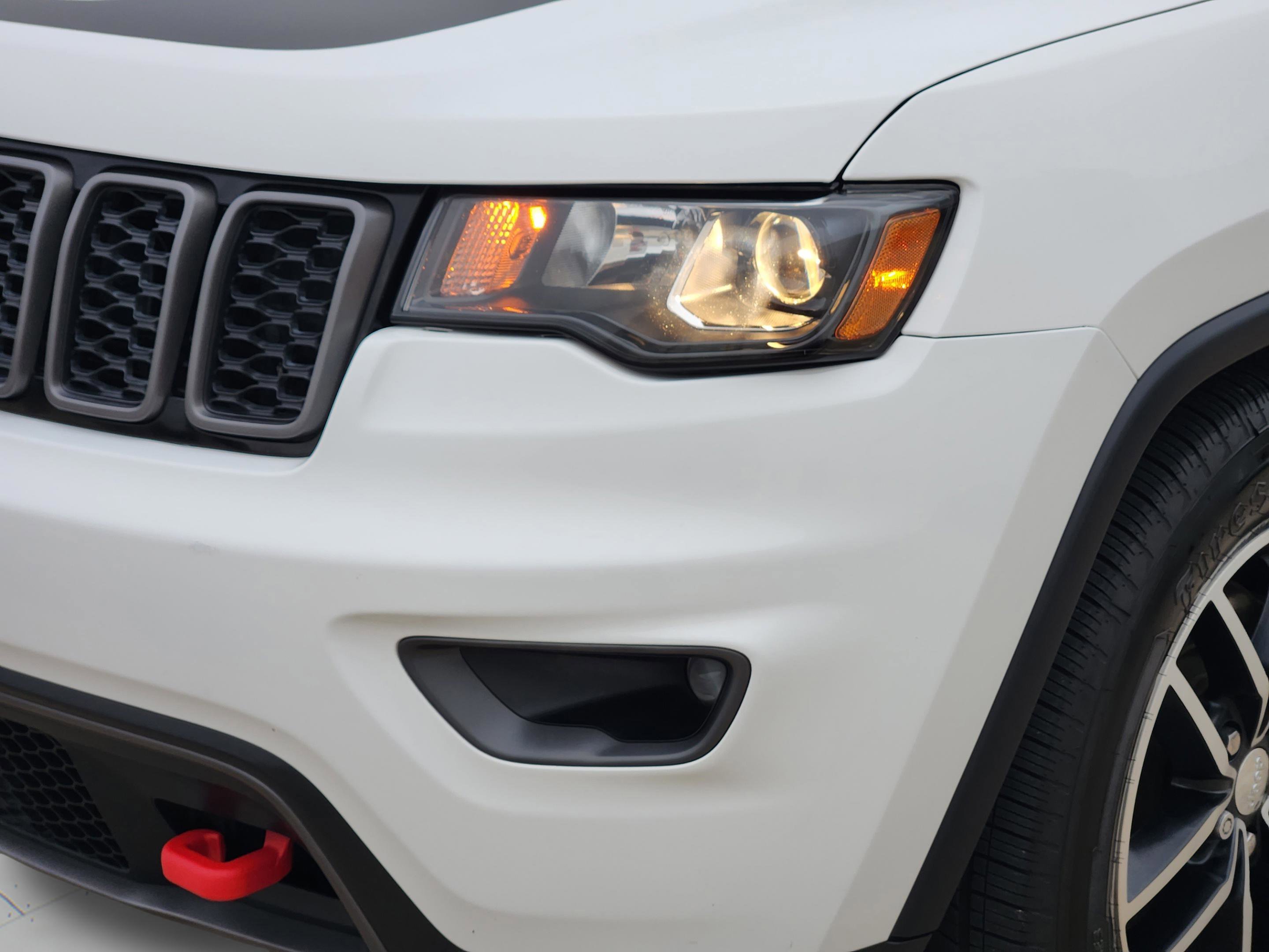 Used 2017 Jeep Grand Cherokee Trailhawk AWD/4WD image 32