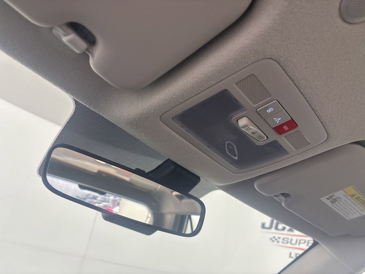 Used 2025 Hyundai Venue Limited image 19