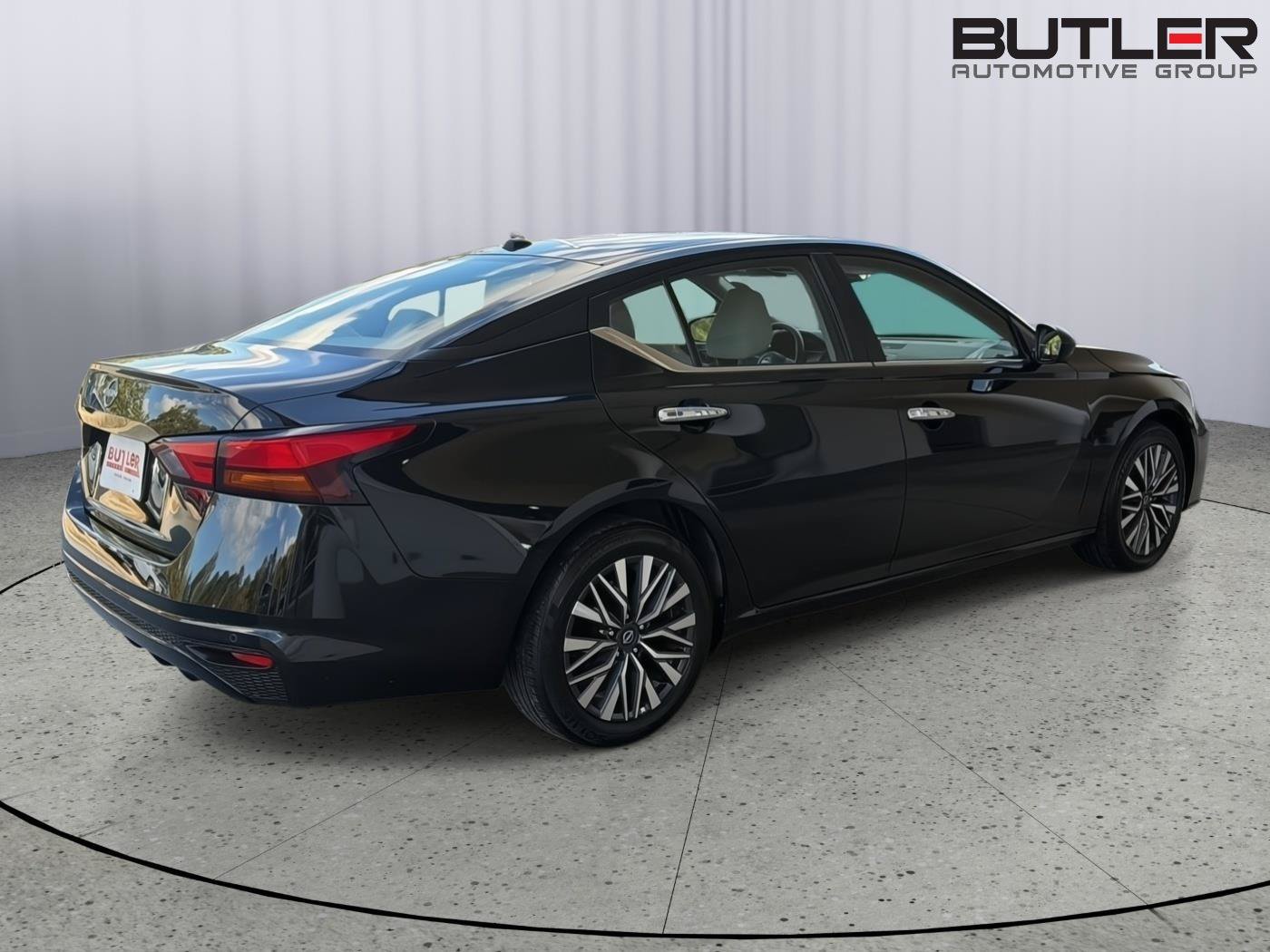 Used 2025 Nissan Altima 2.5 SV FWD image 6