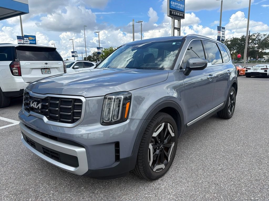 Used 2024 Kia Telluride S w/ S Sunroof Package AWD/4WD image 1