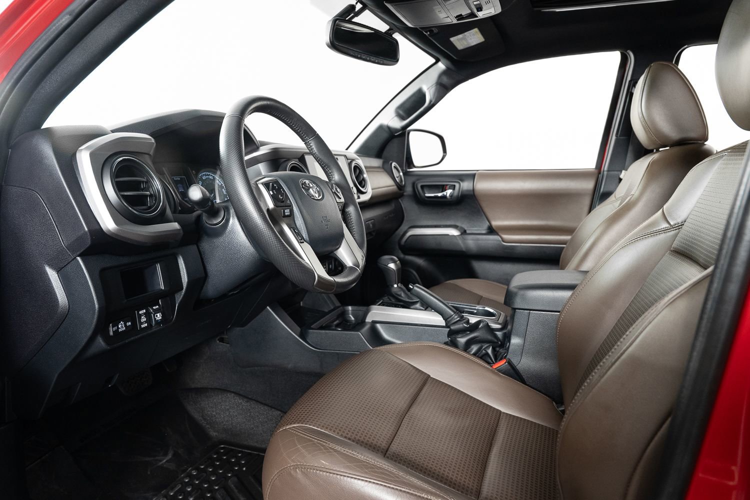 Used 2017 Toyota Tacoma Limited image 13