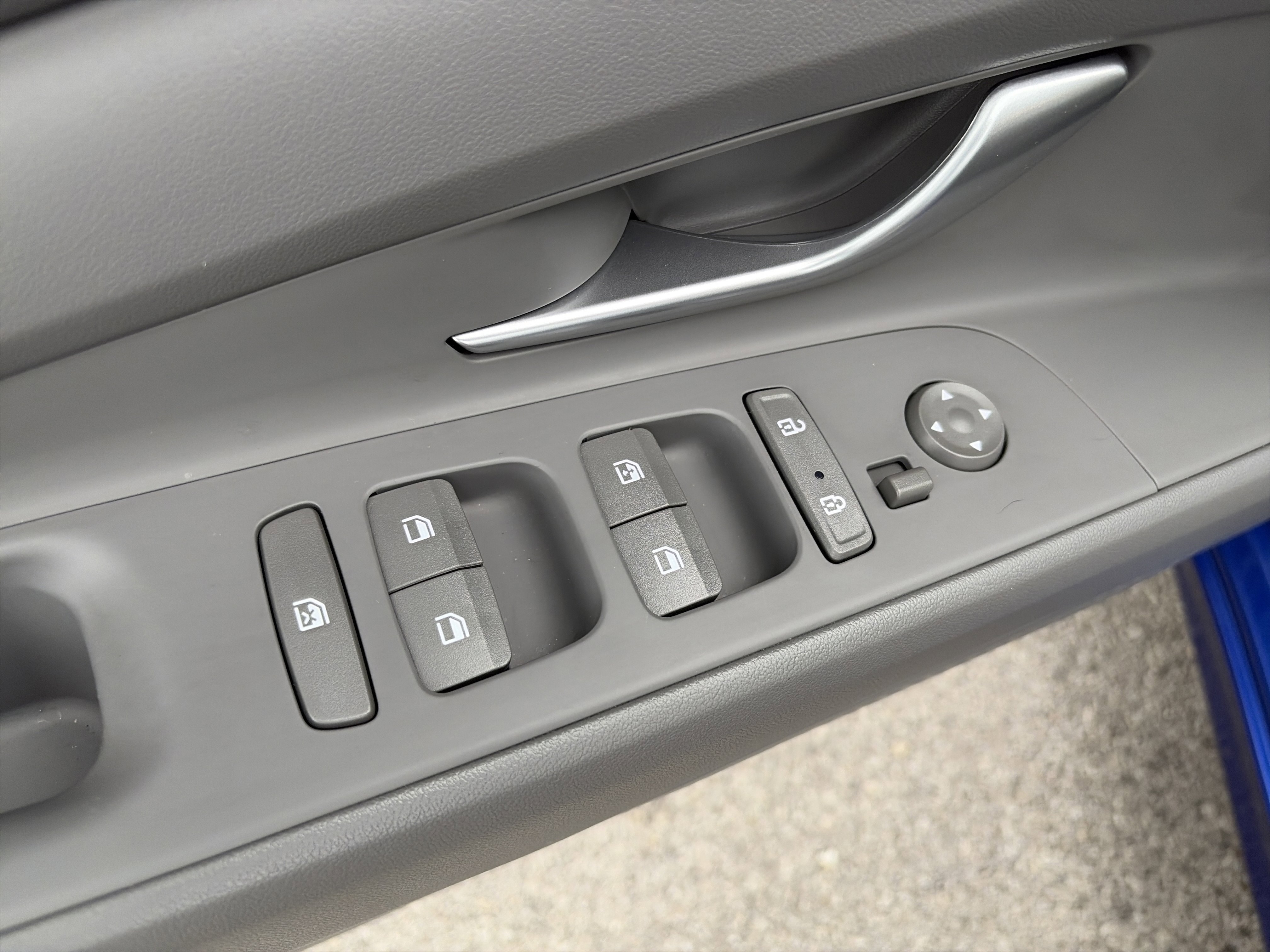 Used 2023 Hyundai Elantra SEL w/ Convenience Package image 12