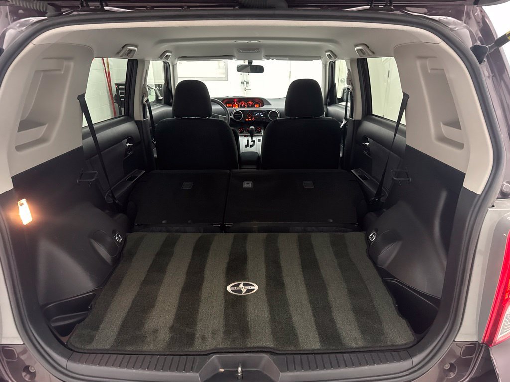 Used 2012 Scion xB FWD image 7