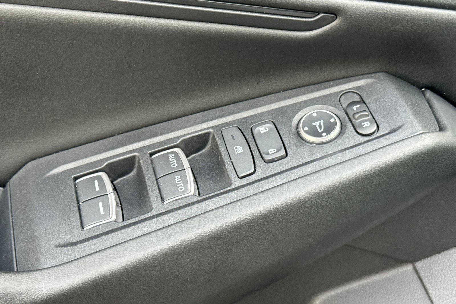 Used 2023 Honda Accord EX image 13