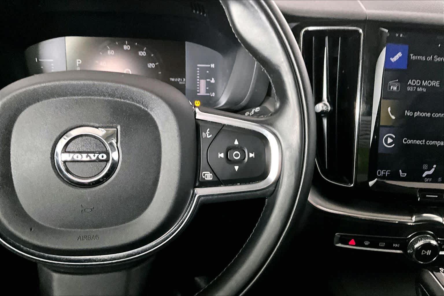 Used 2019 Volvo XC60 T5 Momentum w/ Premium Package AWD/4WD image 25