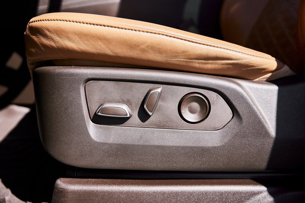 Used 2023 Cadillac Escalade ESV Sport w/ LPO, ONYX Package image 36