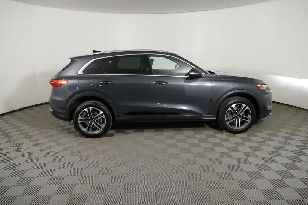 Certified 2025 Audi Q5 Premium w/ Convenience Package AWD/4WD image 2