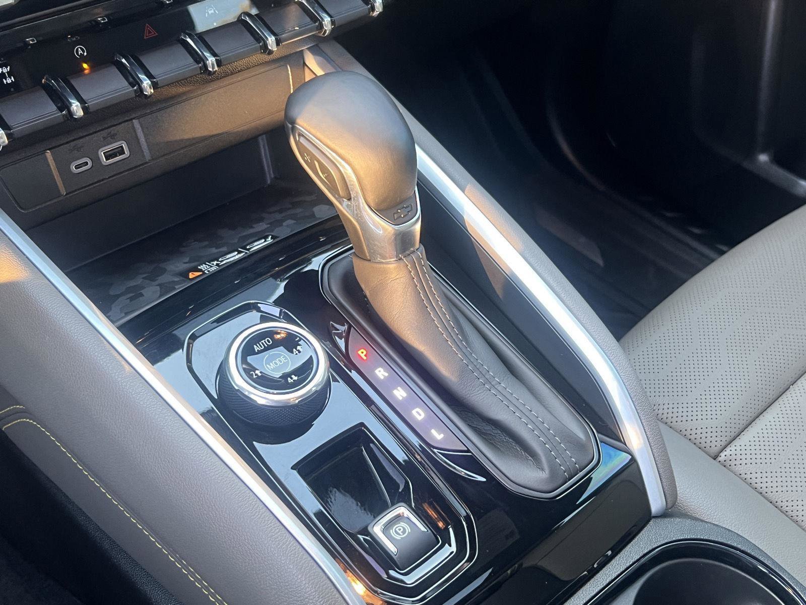 Used 2023 Chevrolet Colorado ZR2 w/ ZR2 Convenience Package III AWD/4WD image 28