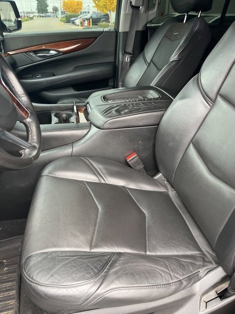 Used 2016 Cadillac Escalade Premium image 13