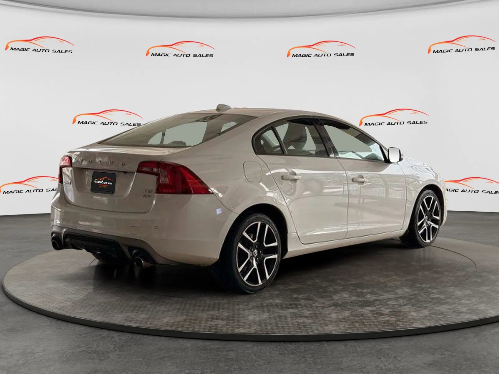 Used 2017 Volvo S60 T5 Dynamic w/ Vision Package AWD/4WD image 5