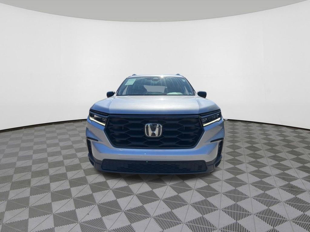 Used 2023 Honda Pilot Sport image 2