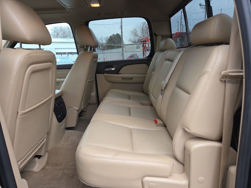 Used 2014 GMC Sierra 2500 Denali w/ Suspension Package, Off-Road image 19