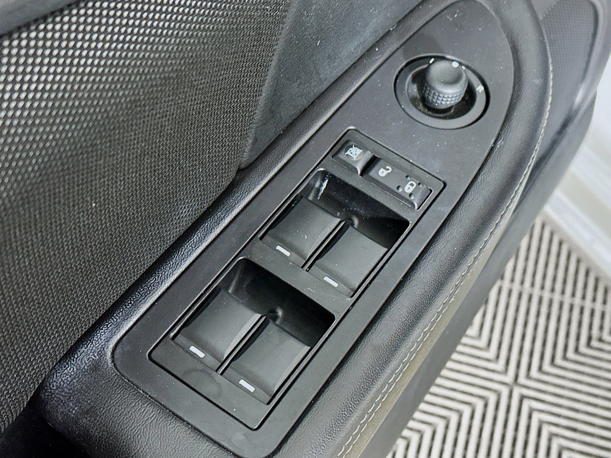 Used 2011 Dodge Avenger Express image 16