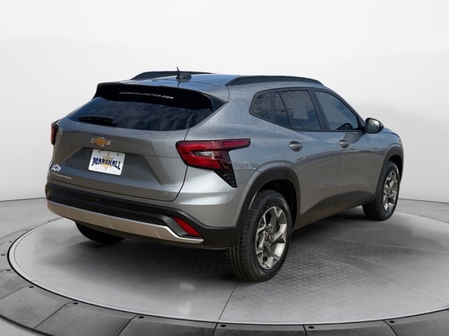 Used 2024 Chevrolet Trax LT w/ Driver Confidence Package FWD image 3