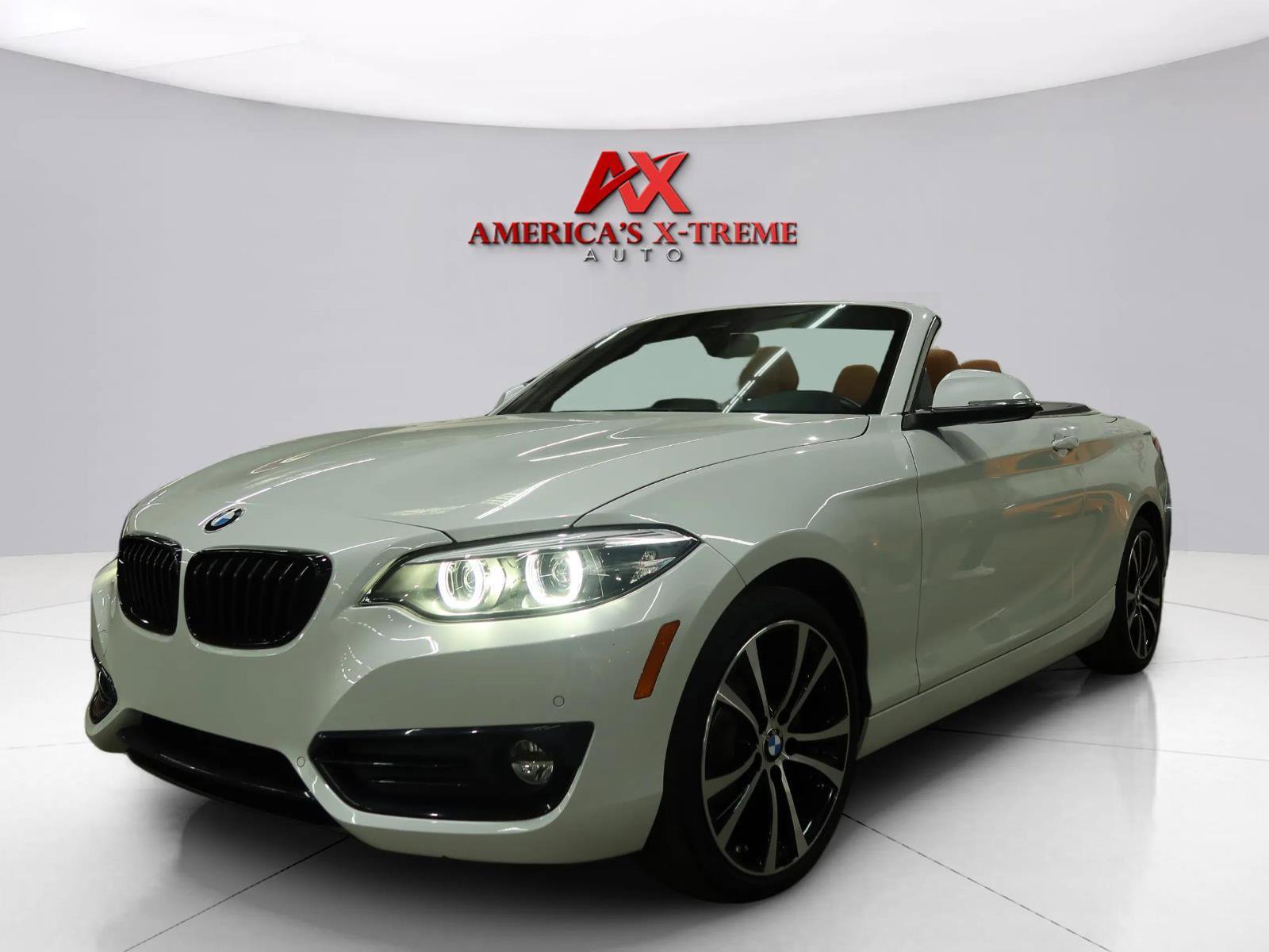 Used 2020 BMW 230i Convertible w/ Premium Package RWD image 1